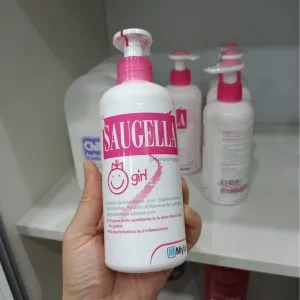 Dung Dịch Vệ Sinh Bé Gái Saugella Girl